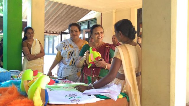 මධ්‍යම පළාත් වනිතා කටයුතු අමාත්‍යාංශය මගින් මෙහෙයවනු ලැබූ නාඋල ප්‍රාදේශීය ලේකම් කොට්ඨාසයේ අත්තිර මුද්‍රණ හා පරිසර හිතකාමී බෑග් නිෂ්පාදන පුහුණු පාඨමාලාවේ අවසන් ප්‍රදර්ශනය හා අළෙවි පොළ